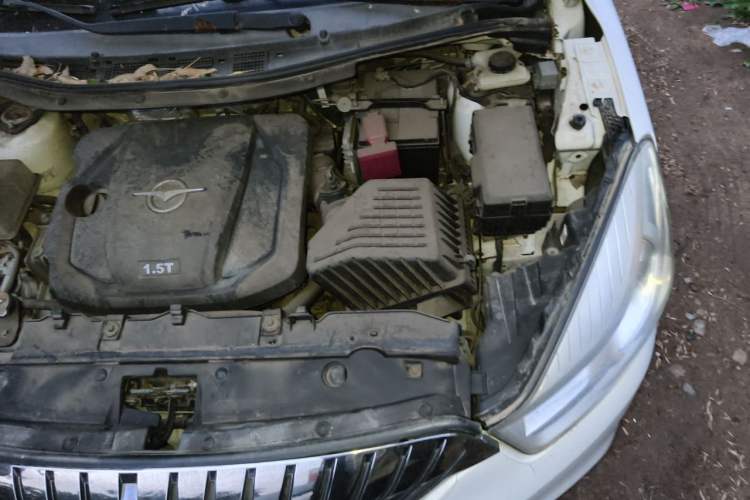 Used Haima V70 2016 1.5T Automatic "Comfort & Enjoyment" 6-Seater Engine Bay Left
