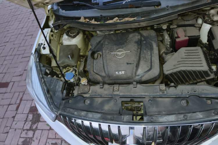 Used Haima V70 2016 1.5T Automatic "Comfort & Enjoyment" 6-Seater Engine Bay Right