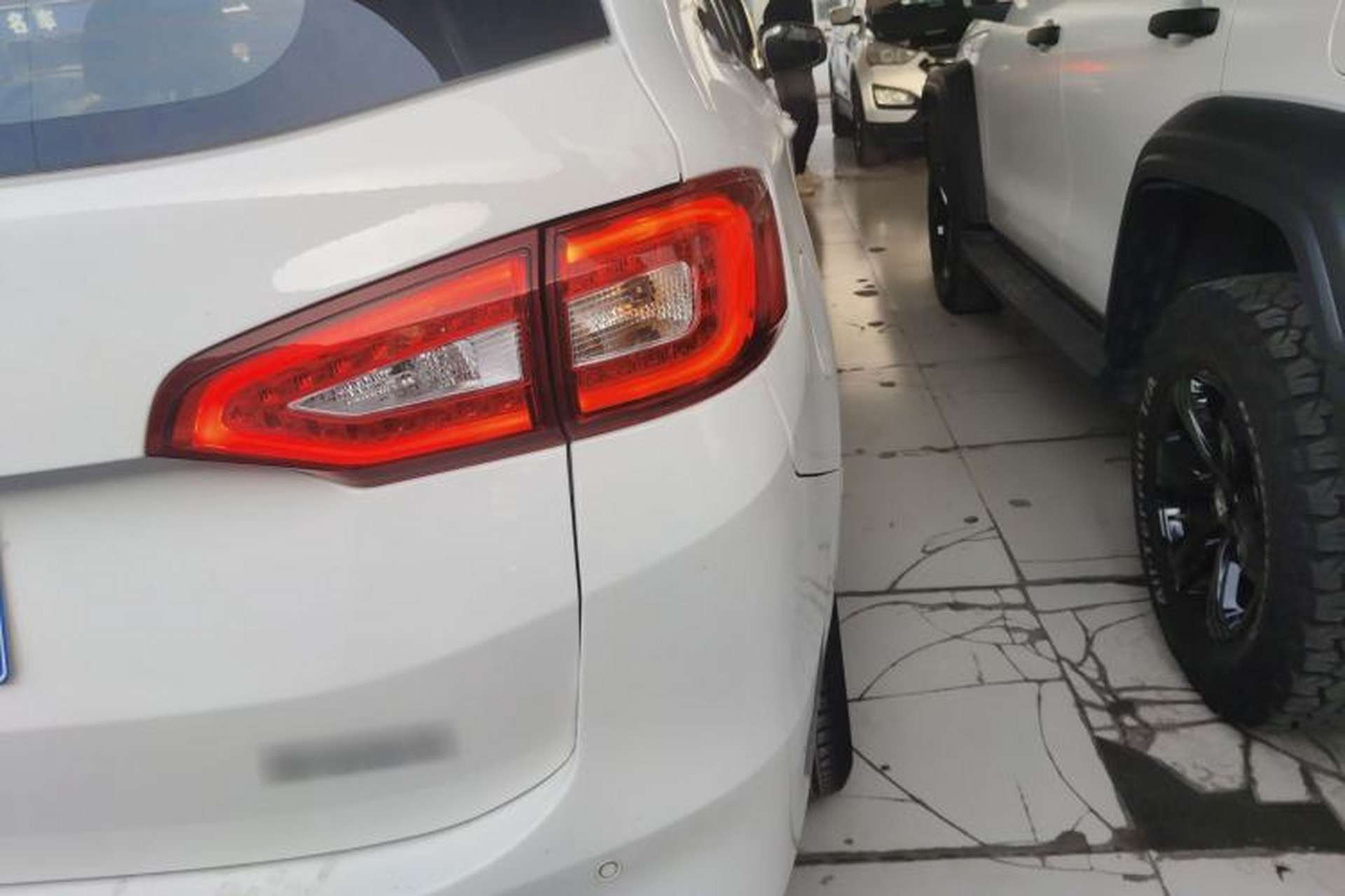 Used Haima V70 2016 2.0L Manual - Comfort Edition 6 Seats Exterior 3