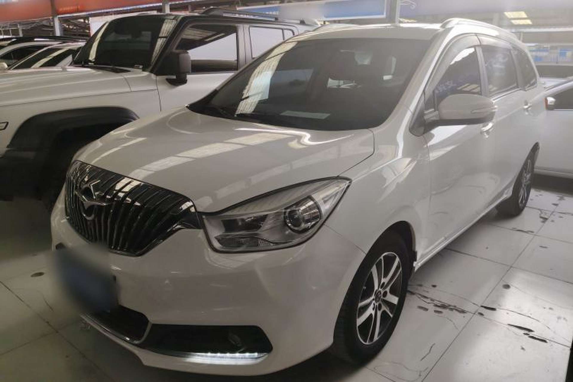 Used Haima V70 2016 2.0L Manual - Comfort Edition 6 Seats Front Left 45 Deg