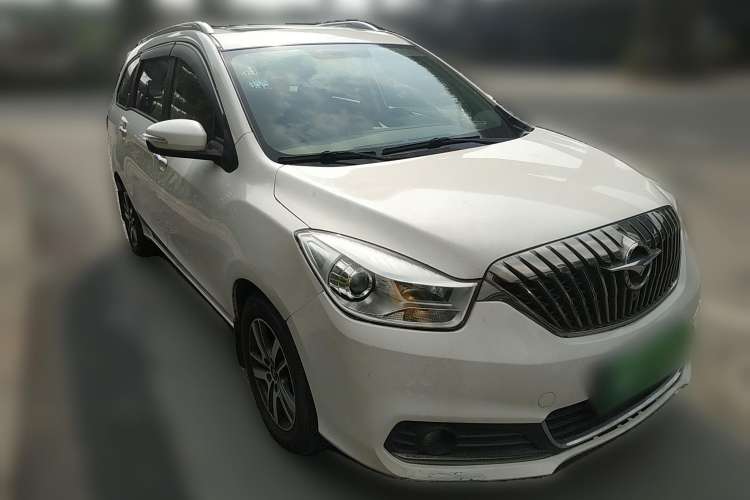 Used Haima V70 2016 2.0L Manual - Comfort Edition 6 Seats Front Right 45 Deg