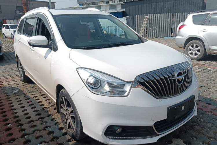 Used Haima V70 2016 2.0L Manual - Comfort Edition 6 Seats Front Right 45 Deg