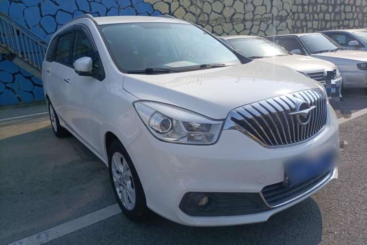 Used Haima V70 2016 2.0L Manual - Enjoyment Version 6 Seats Front Right 45 Deg