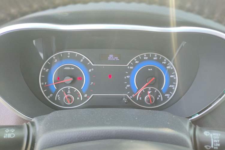Used Haima V70 2016 2.0L Manual - Comfort Edition 6 Seats Instrument Cluster