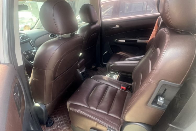 Used Haima V70 2016 1.5T Automatic "Comfort & Enjoyment" 6-Seater Interior 5