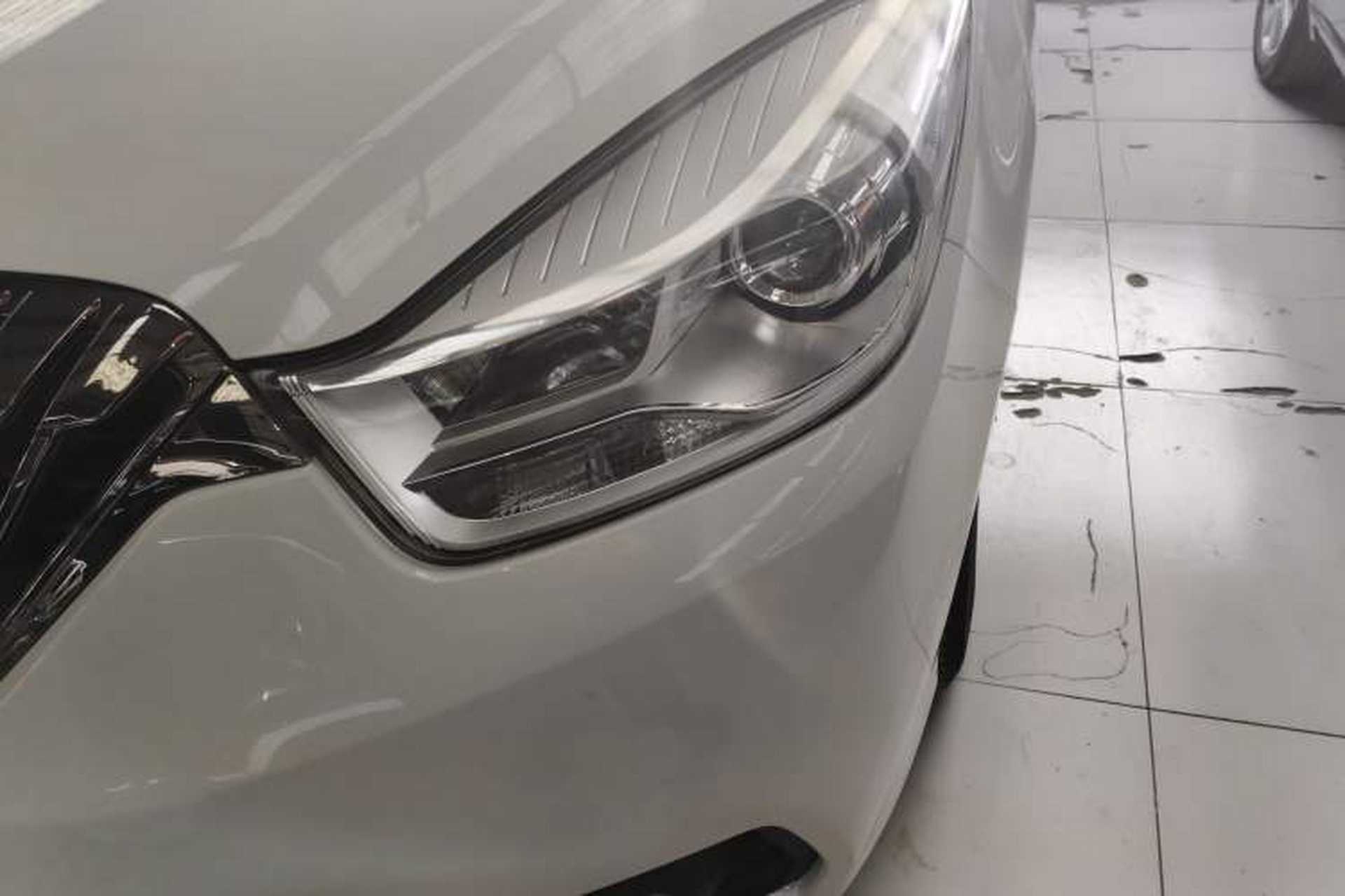 Used Haima V70 2016 2.0L Manual - Comfort Edition 6 Seats Left Front Headlight