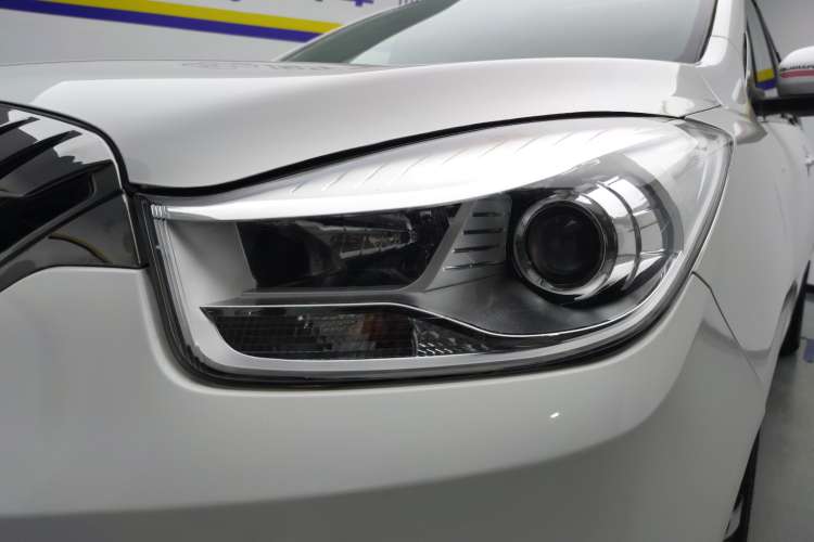 Used Haima V70 2016 1.5T Automatic - Comfort Plus Version 6 Seats Left Front Headlight