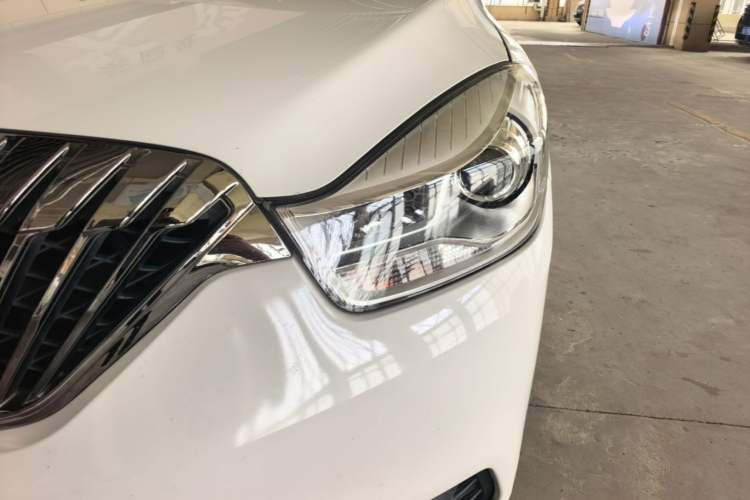 Used Haima V70 2016 1.5T Automatic Comfort Plus 7-Seater Left Front Headlight
