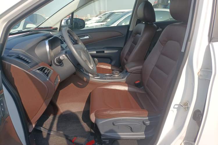 Used Haima V70 2016 2.0L Manual - Enjoyment Version 6 Seats Left Front Seat