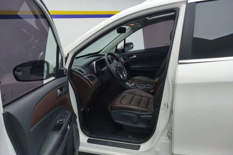 Used Haima V70 2016 1.5T Automatic - Comfort Plus Version 6 Seats Left Front Seat