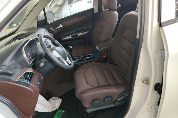 Used Haima V70 2016 2.0L Manual - Comfort Edition 5 Seats Left Front Seat