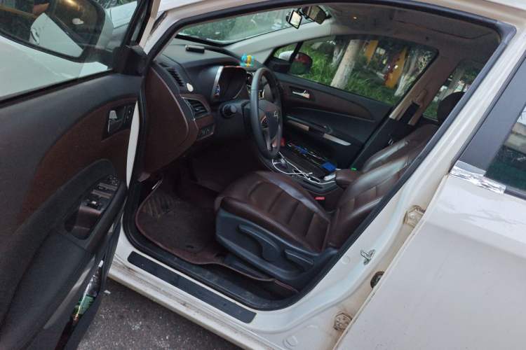 Used Haima V70 2016 1.5T Automatic - Comfort Plus Version 6 Seats Left Front Seat