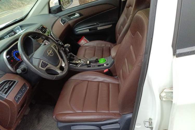 Used Haima V70 2016 1.5T Automatic Comfort Plus 7-Seater Left Front Seat