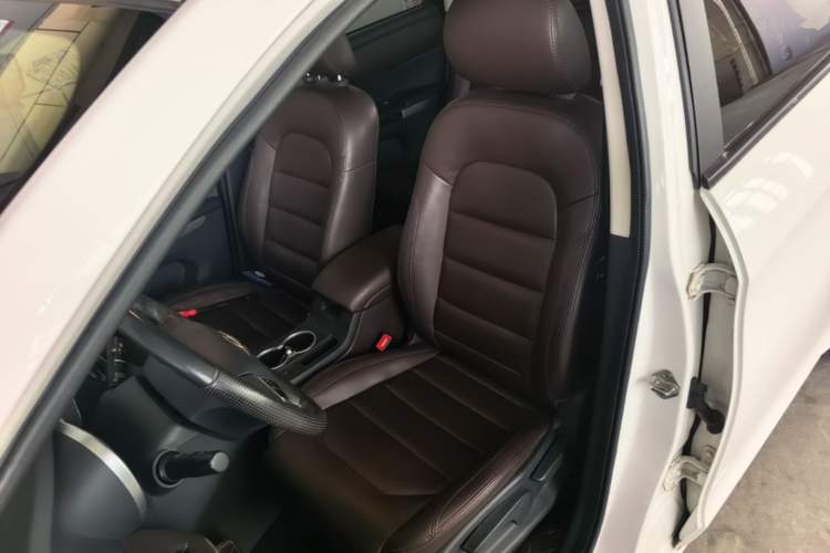 Used Haima V70 2016 1.5T Automatic Comfort Plus 7-Seater Left Front Seat