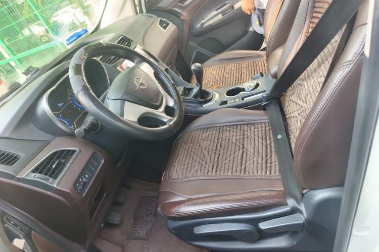 Used Haima V70 2016 2.0L Manual - Enjoyment Version 6 Seats Left Front Seat