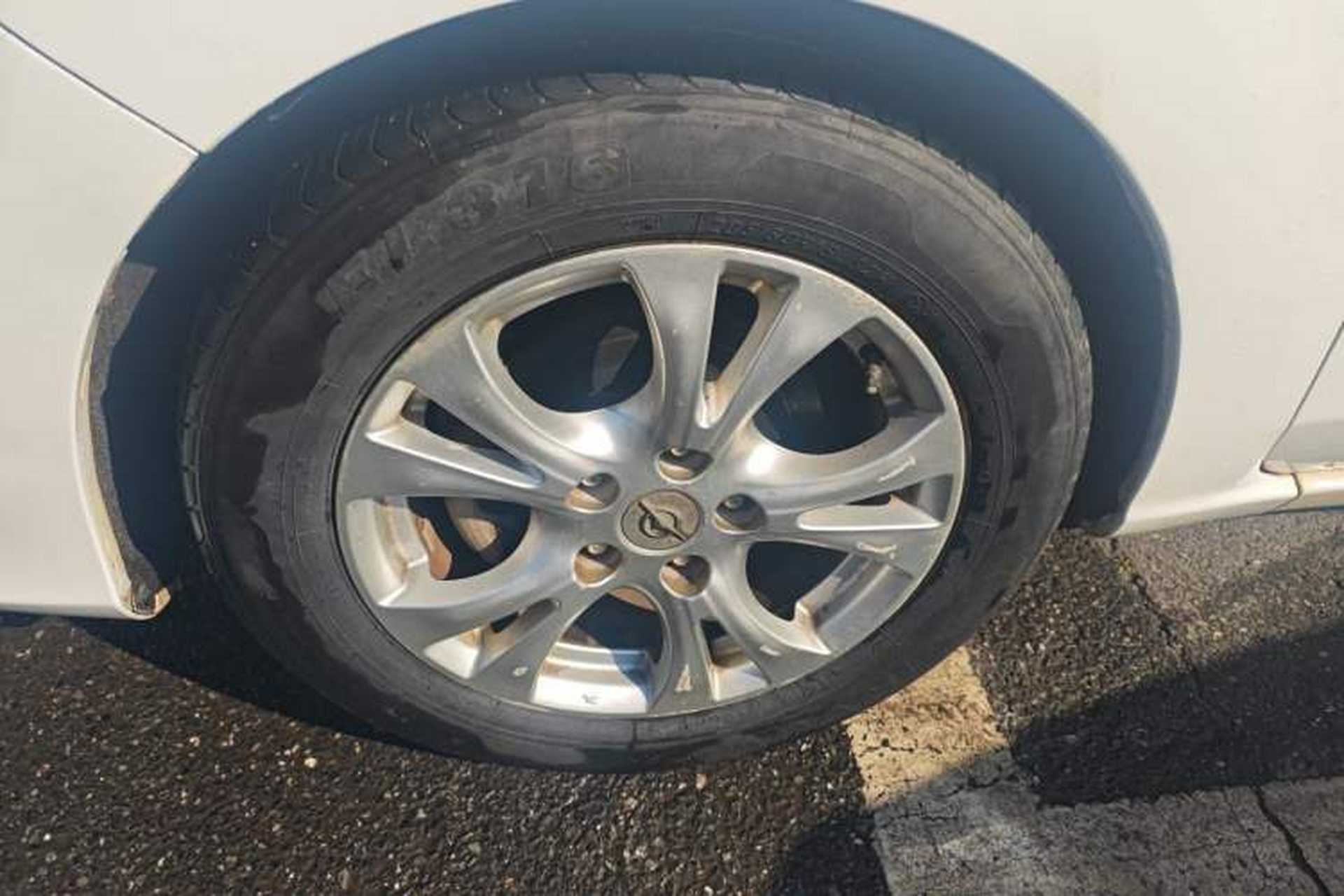 Used Haima V70 2016 1.5T Automatic "Comfort & Enjoyment" 6-Seater Left Front Wheel Hub