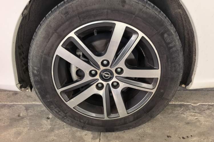 Used Haima V70 2016 1.5T Automatic Comfort Plus 7-Seater Left Front Wheel Hub