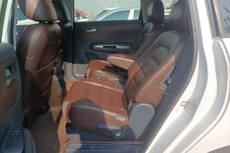 Used Haima V70 2016 2.0L Manual - Enjoyment Version 6 Seats Left Rear Seat