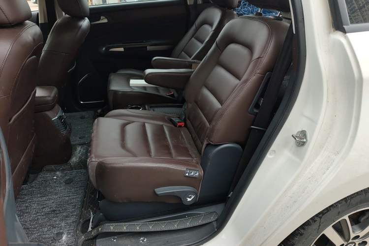 Used Haima V70 2016 1.5T Automatic - Comfort Plus Version 6 Seats Left Rear Seat
