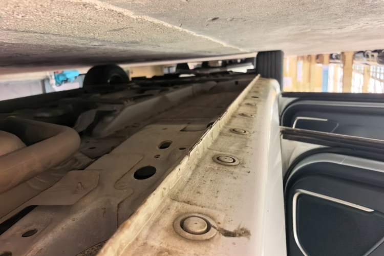 Used Haima V70 2016 1.5T Automatic Comfort Plus 7-Seater Left Side Sill