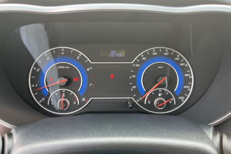 Used Haima V70 2016 2.0L Manual - Comfort Edition 6 Seats Odometer Close Up
