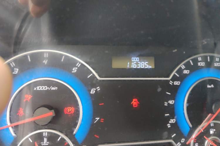 Used Haima V70 2016 2.0L Manual - Comfort Edition 6 Seats Odometer Close Up