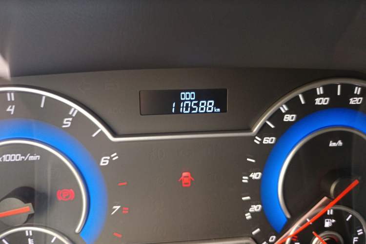 Used Haima V70 2016 2.0L Manual - Comfort Edition 6 Seats Odometer Close Up
