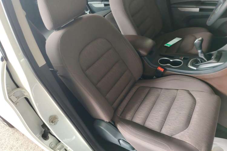 Used Haima V70 2016 2.0L Manual - Comfort Edition 5 Seats Right Front Seat