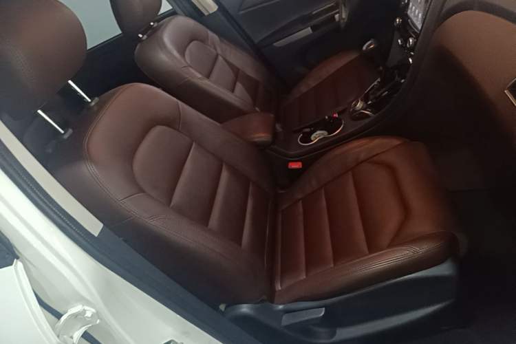 Used Haima V70 2016 1.5T Automatic - Comfort Plus Version 6 Seats Right Front Seat