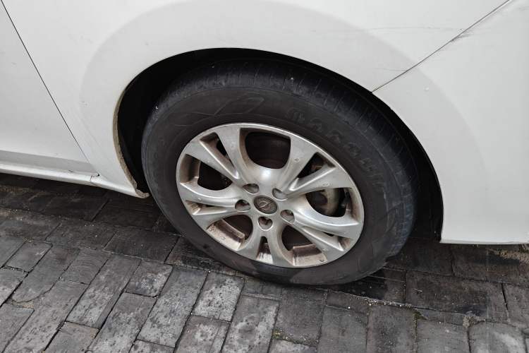Used Haima V70 2016 2.0L Manual - Enjoyment Version 6 Seats Right Front Wheel Hub