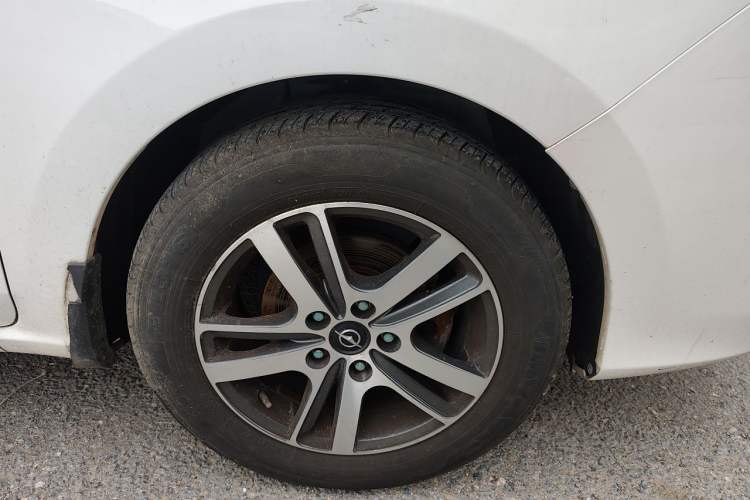 Used Haima V70 2016 1.5T Automatic - Comfort Plus Version 6 Seats Right Front Wheel Hub