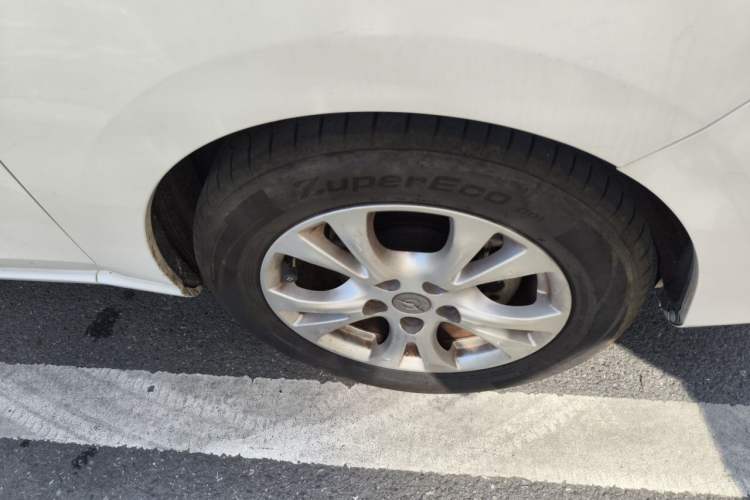 Used Haima V70 2016 2.0L Manual - Enjoyment Version 6 Seats Right Front Wheel Hub