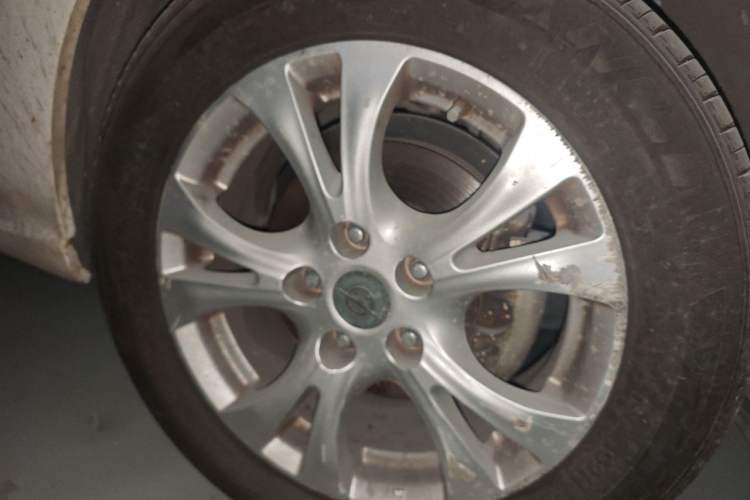 Used Haima V70 2016 1.5T Automatic Comfort & Enjoyment Version 7 Seats Right Front Wheel Hub