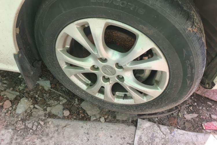 Used Haima V70 2016 2.0L Manual - Enjoyment Version 6 Seats Right Front Wheel Hub