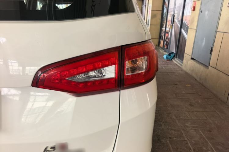 Used Haima V70 2016 1.5T Automatic Comfort Plus 7-Seater Right Rear Taillight
