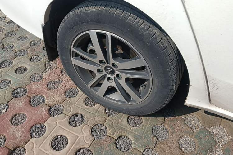 Used Haima V70 2016 2.0L Manual - Comfort Edition 6 Seats Right Rear Wheel Hub