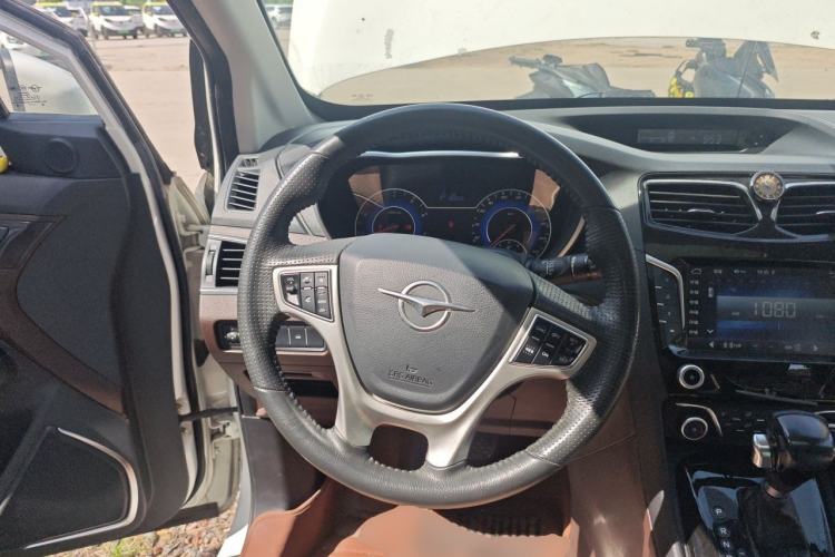 Used Haima V70 2016 1.5T Automatic - Comfort Plus Version 6 Seats Steering Wheel