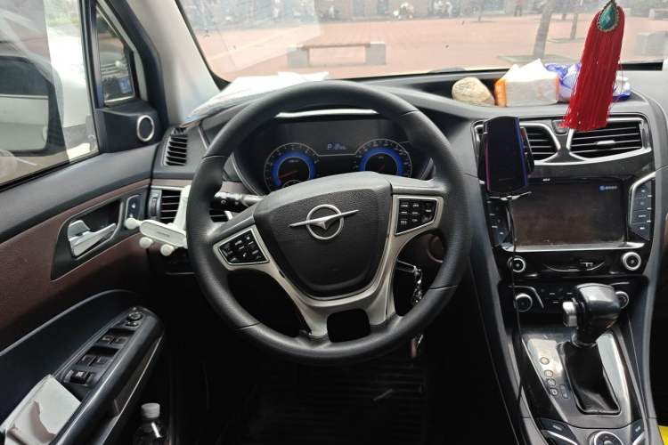 Used Haima V70 2016 1.5T Automatic "Comfort & Enjoyment" 6-Seater Steering Wheel