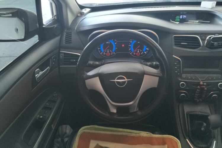 Used Haima V70 2016 2.0L Manual - Comfort Edition 5 Seats Steering Wheel