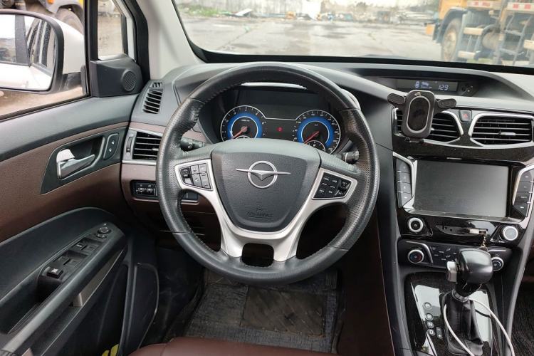 Used Haima V70 2016 1.5T Automatic - Comfort Plus Version 6 Seats Steering Wheel
