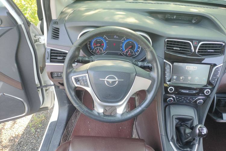 Used Haima V70 2016 2.0L Manual - Comfort Edition 6 Seats Steering Wheel