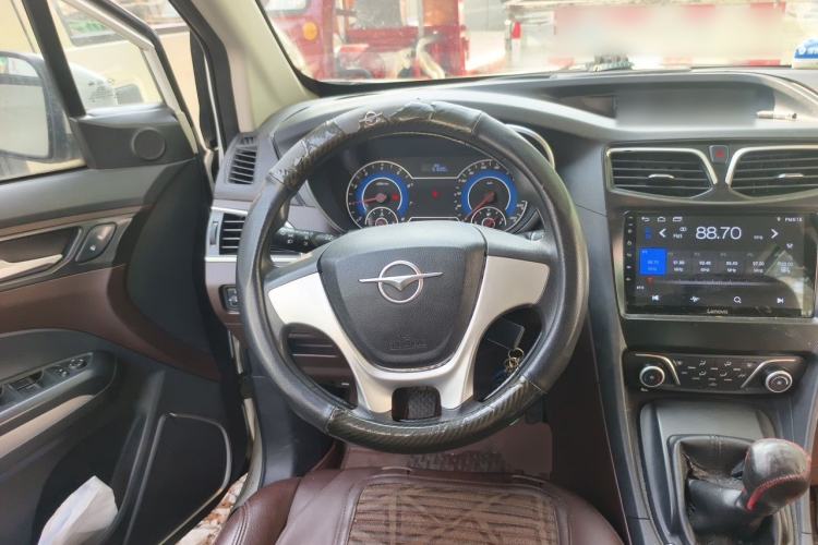 Used Haima V70 2016 2.0L Manual - Enjoyment Version 6 Seats Steering Wheel