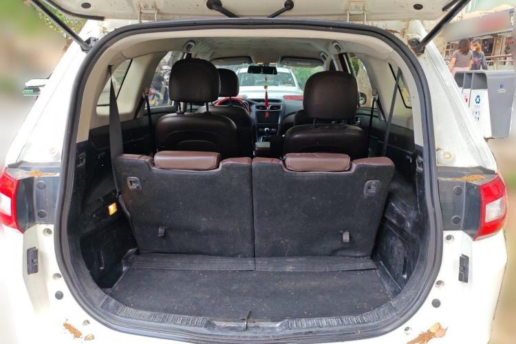 Used Haima V70 2016 2.0L Manual - Enjoyment Version 7 Seats Trunk