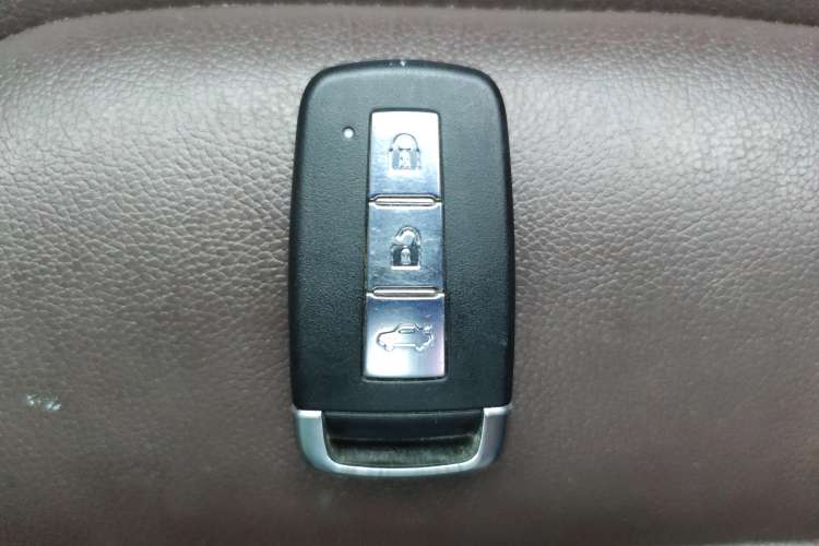 Used Haima V70 2016 1.5T Automatic - Comfort Plus Version 6 Seats Vehicle Key