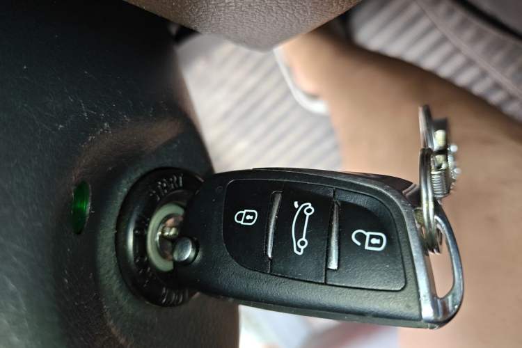 Used Haima V70 2016 1.5T Automatic "Comfort & Enjoyment" 6-Seater Vehicle Key