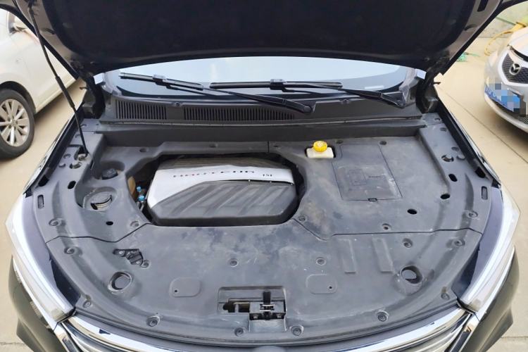 Used Hanteng V7 2019 1.5T Automatic Luxury Edition 6-Seater China V Emission Standard Engine Bay