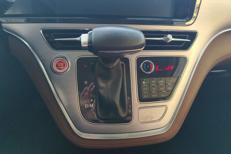 Used Hanteng V7 2019 1.5T Automatic Luxury Edition 6-Seater China V Emission Standard Gear Lever