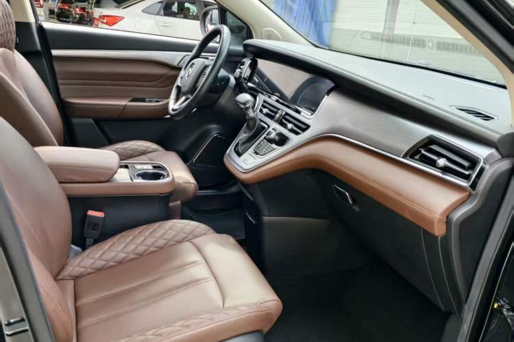 Used Hanteng V7 2019 1.5T Automatic Luxury Edition 6-Seater China V Emission Standard Interior 5