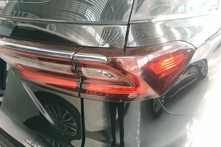 Used Hanteng V7 2019 1.5T Automatic Luxury 7-Seater China VI Standard Right Rear Taillight