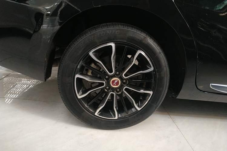 Used Hanteng V7 2019 1.5T Automatic Luxury 7-Seater China VI Standard Right Rear Wheel Hub